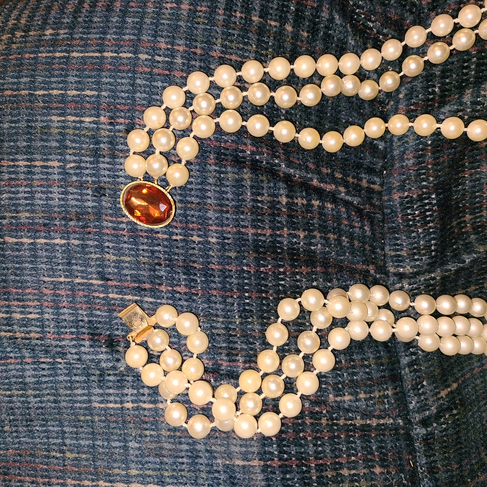 Source Unknown Gold and White Necklace with Beaded Strands